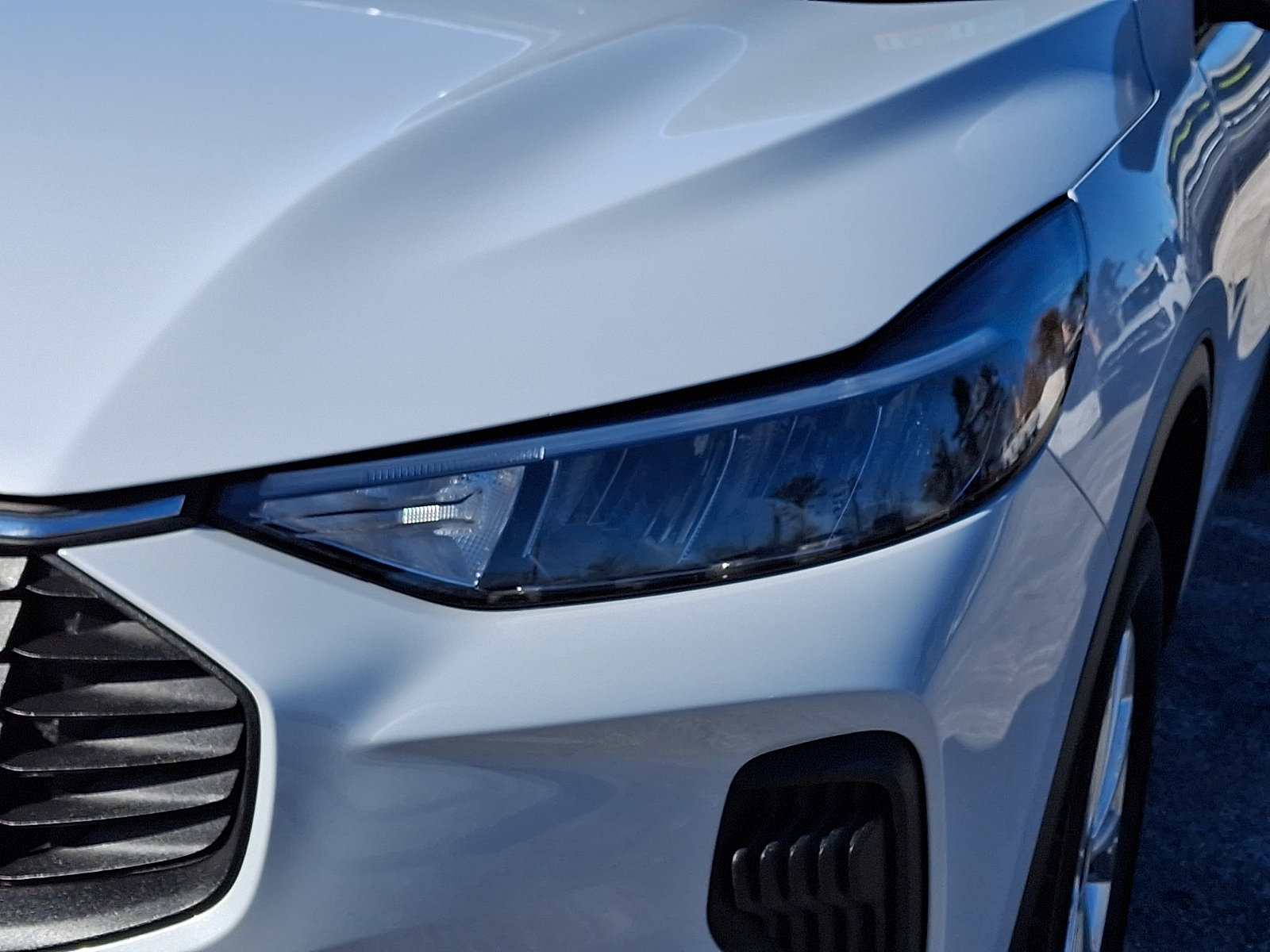 Certified 2025 Ford Escape Active AWD/4WD image 12