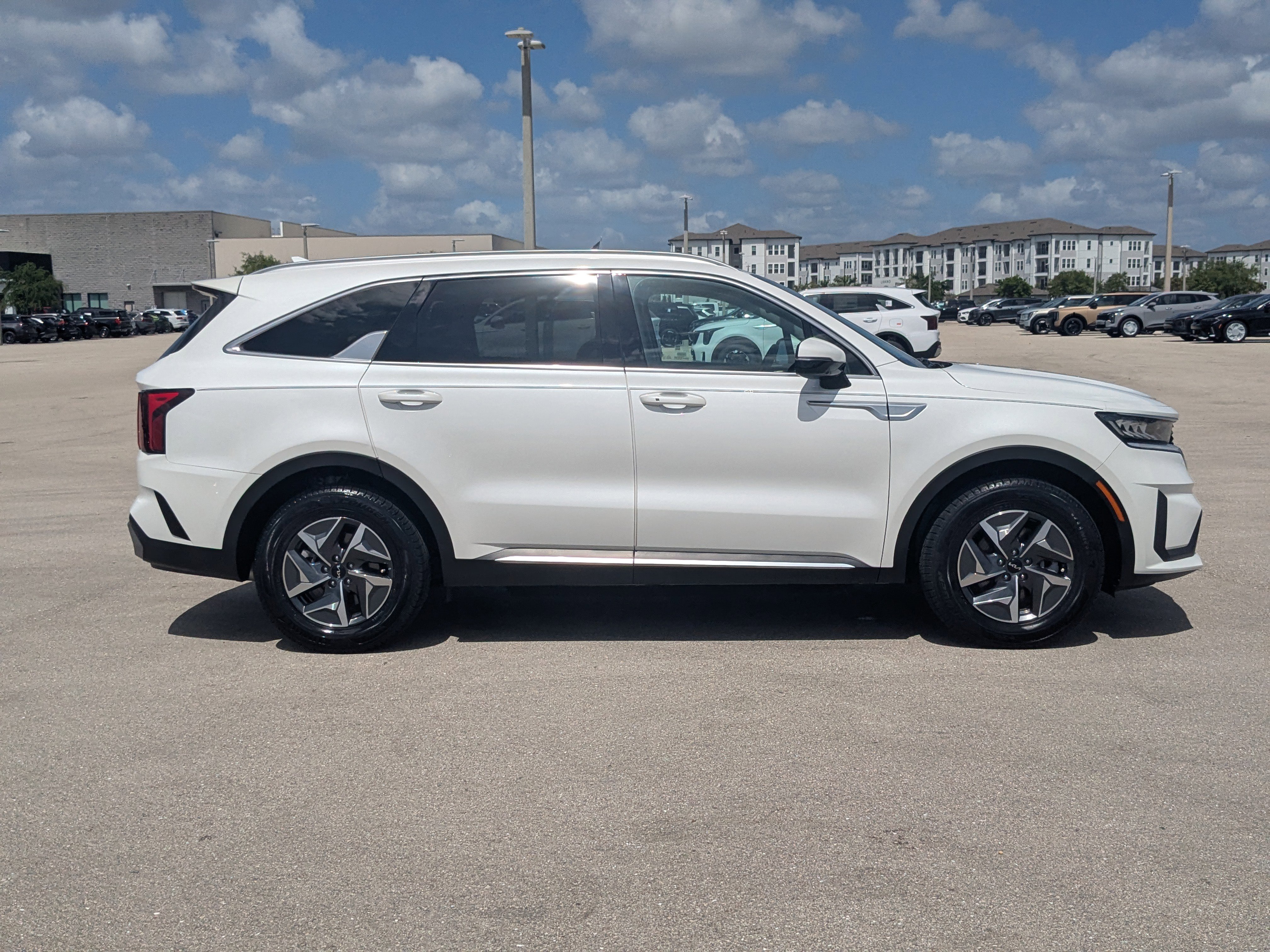 Used 2022 Kia Sorento S image 4