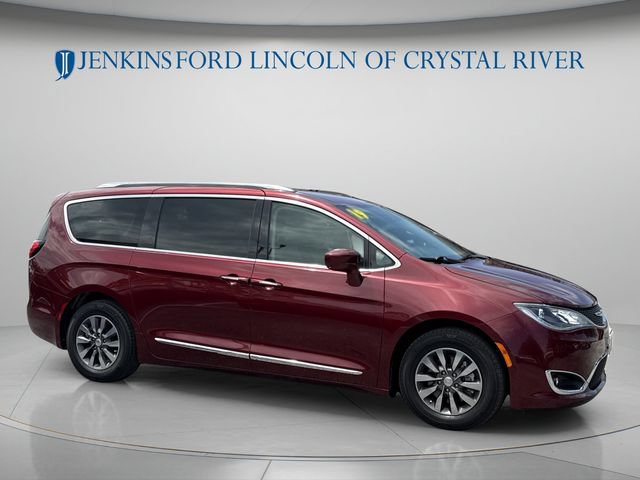 Used 2019 Chrysler Pacifica Touring-L Plus FWD image 2