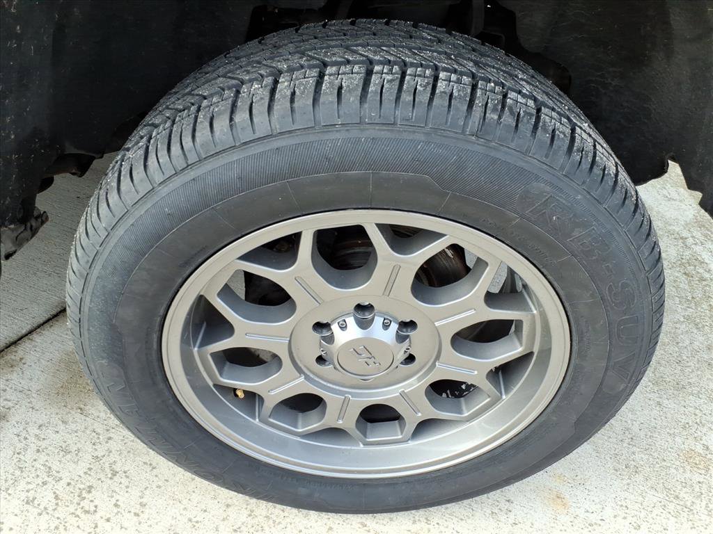 Used 2014 GMC Sierra 1500 SLE w/ SLE Value Package image 5