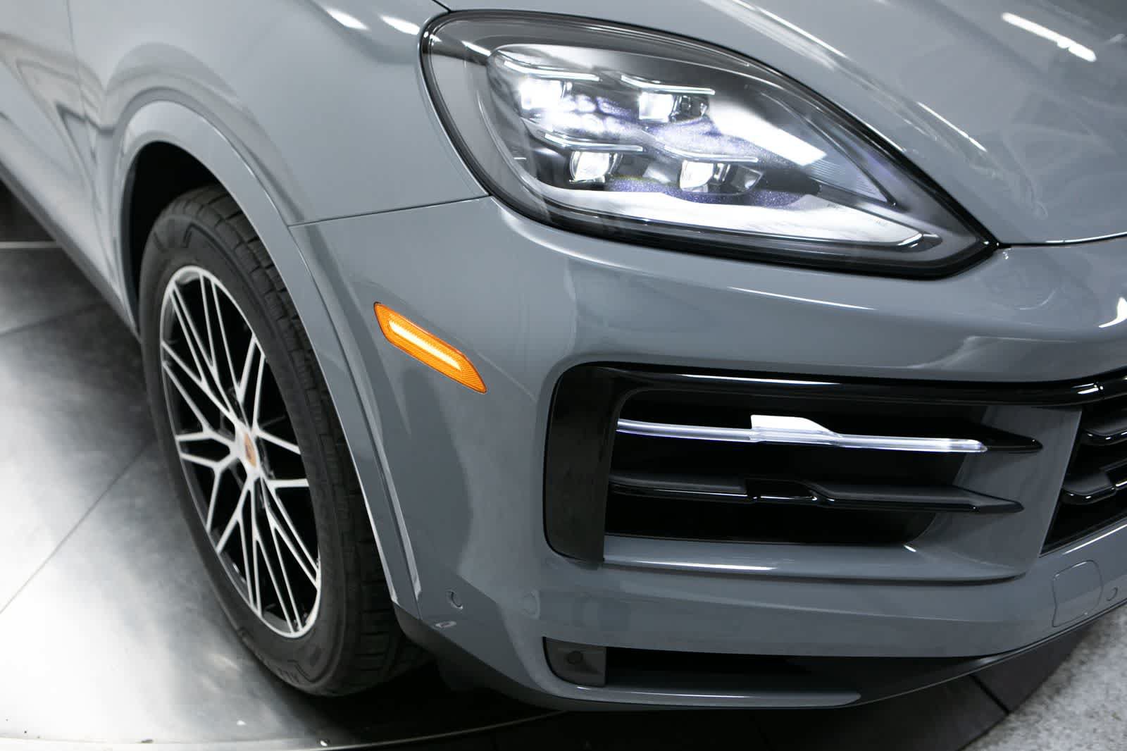 New 2026 Porsche Cayenne Coupe AWD/4WD image 12