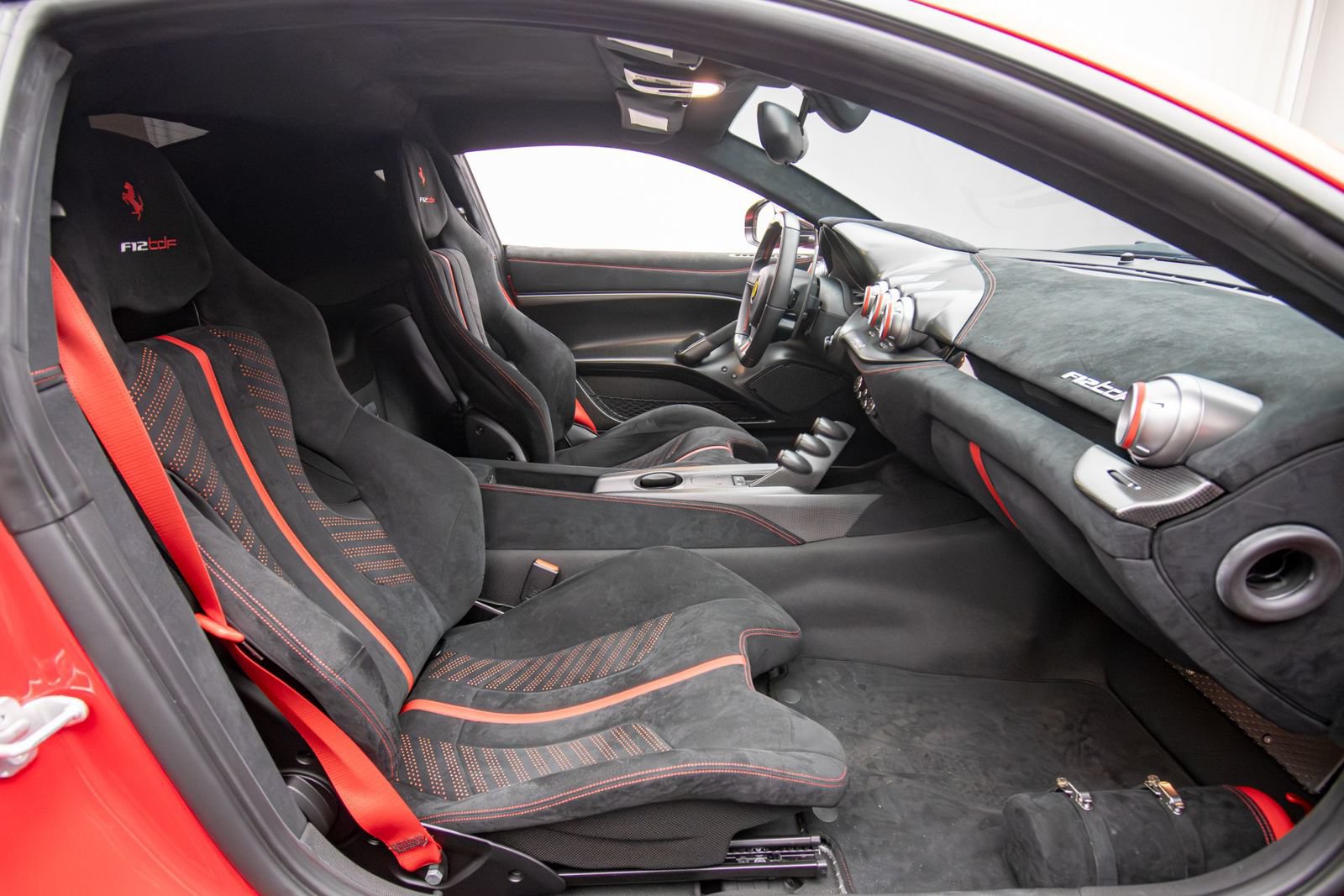 Used 2017 Ferrari F12tdf RWD image 13