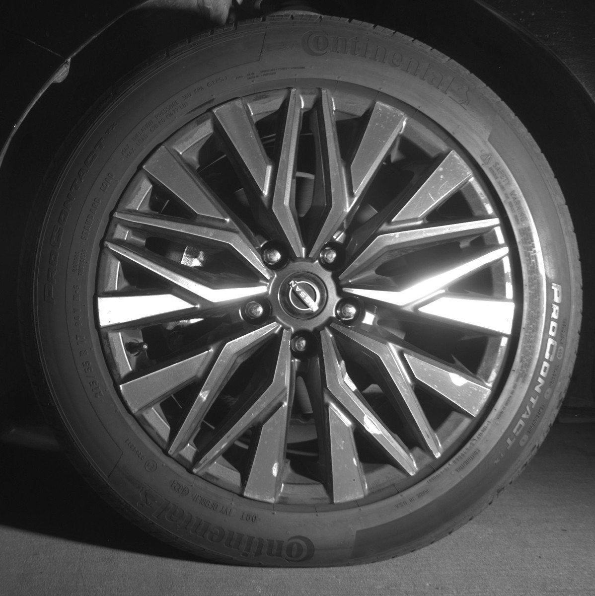 Used 2025 Nissan Altima 2.5 SV FWD image 12