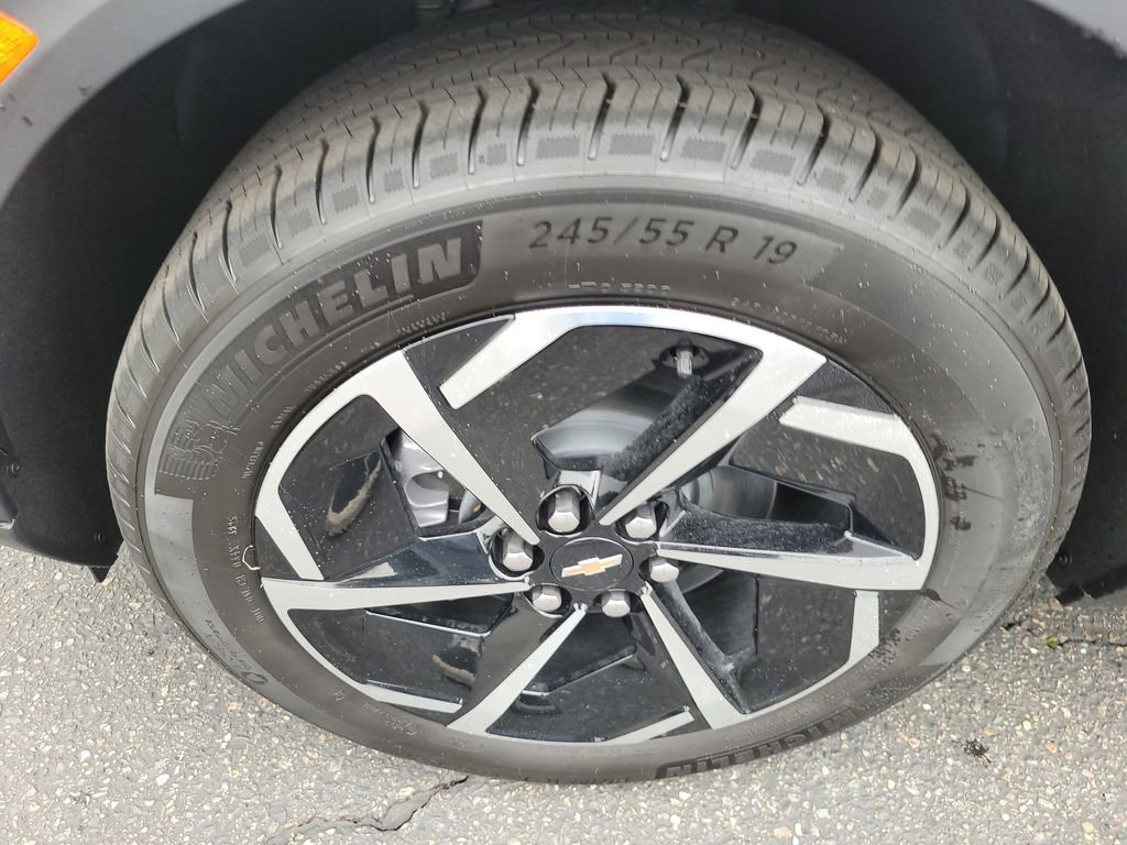 New 2026 Chevrolet Equinox EV LT image 32