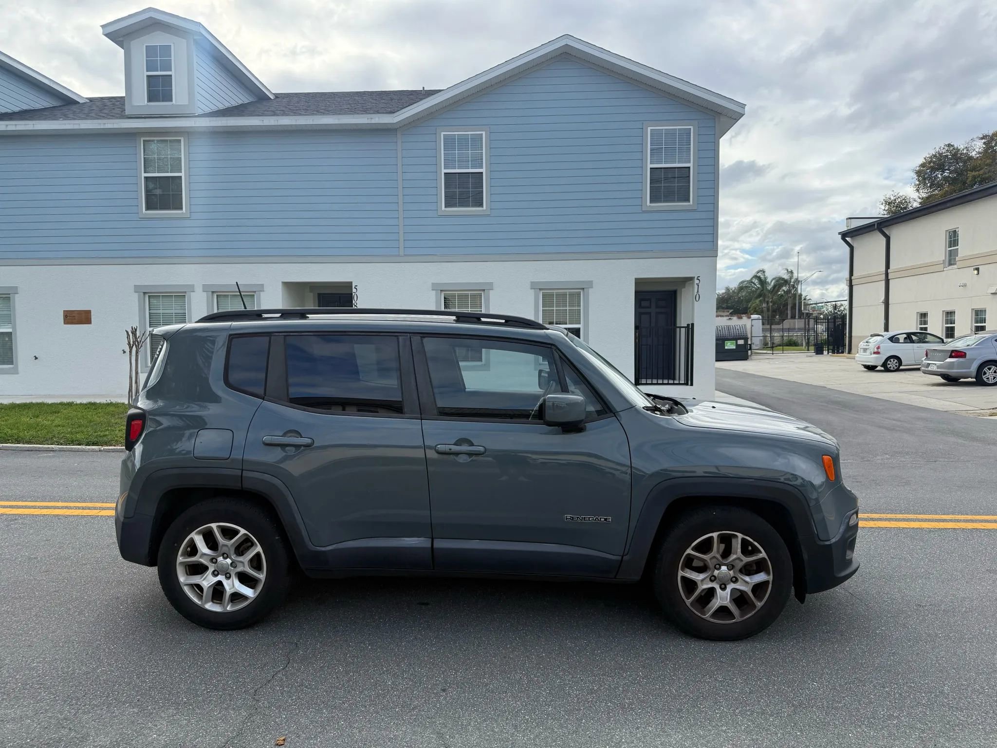 Used 2018 Jeep Renegade Latitude image 4