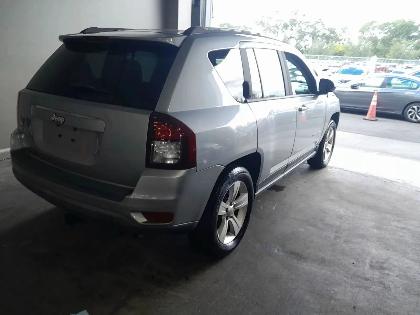 Used 2015 Jeep Compass Sport w/ Power Value Group AWD/4WD image 8