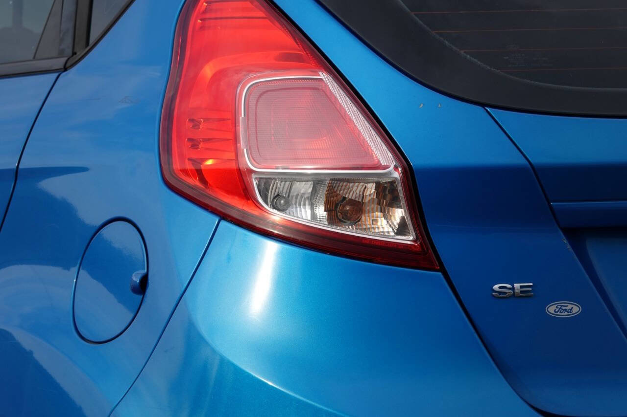 Used 2014 Ford Fiesta SE w/ Equipment Group 201A FWD image 25