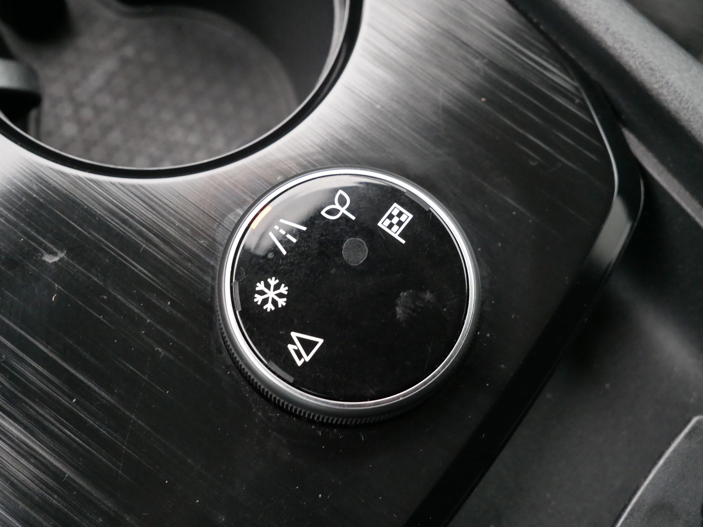 Used 2024 Nissan Rogue SV image 22