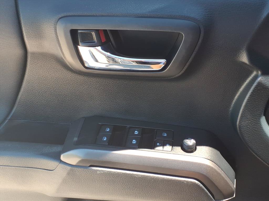 Used 2019 Toyota Tacoma TRD Sport AWD/4WD image 19