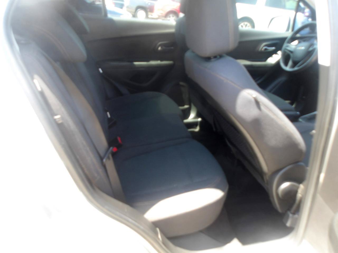 Used 2018 Chevrolet Trax LS FWD image 8