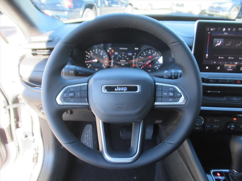 New 2026 Jeep Compass Latitude AWD/4WD image 17