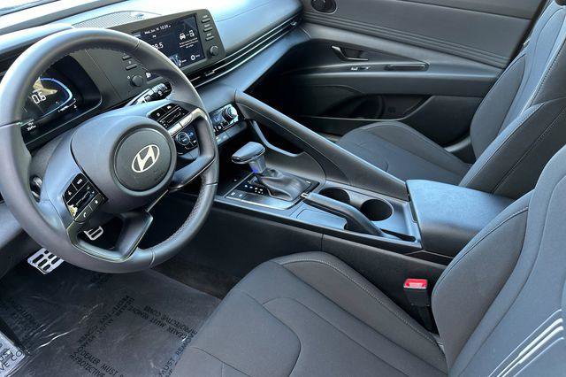 Used 2025 Hyundai Elantra Sport image 10