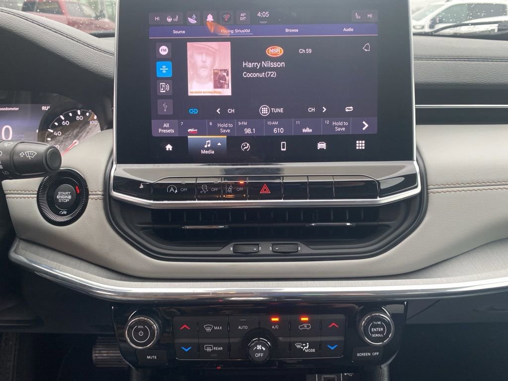 Used 2022 Jeep Compass Limited image 28