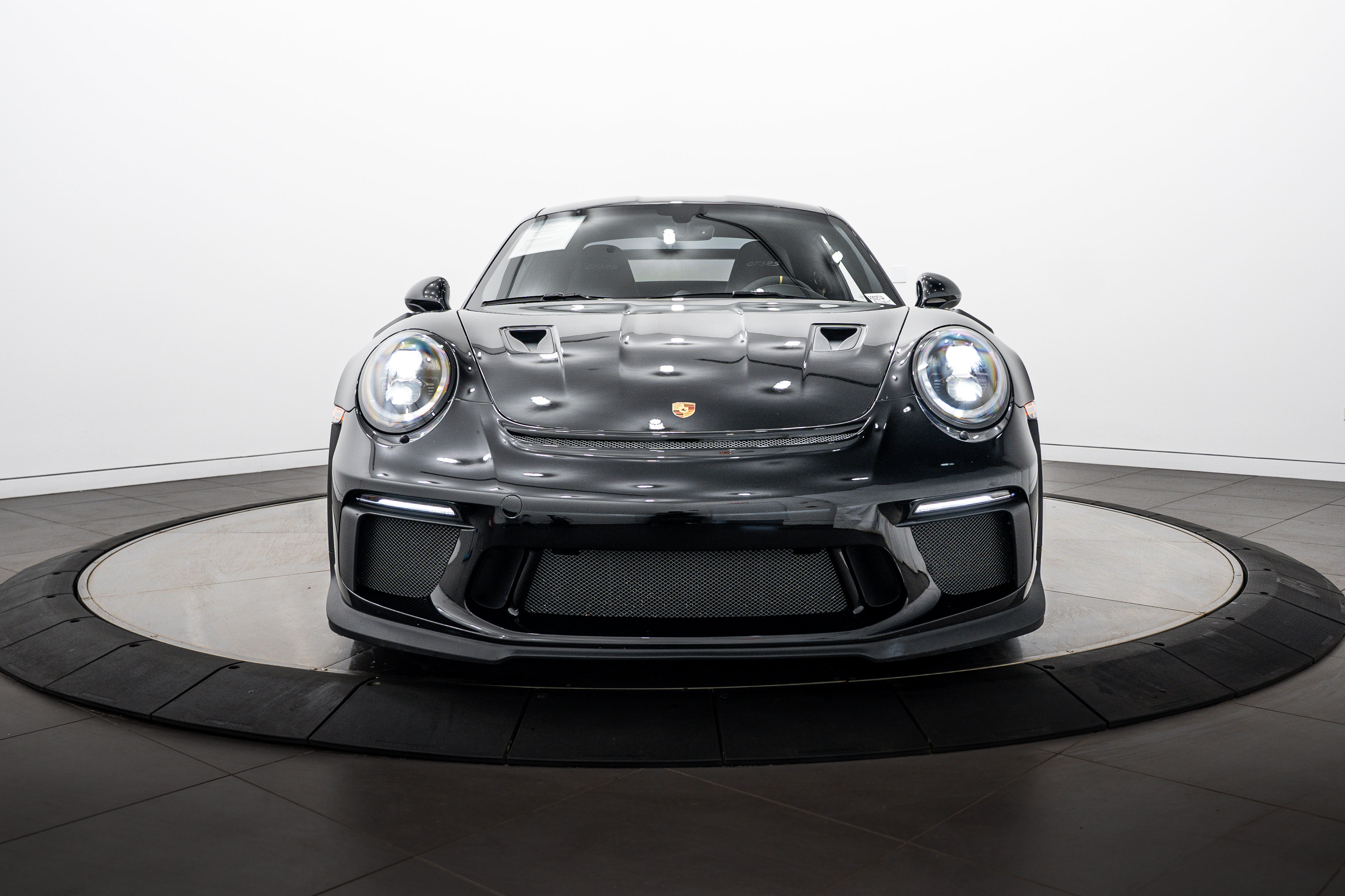 Certified 2019 Porsche 911 GT3 RS RWD image 2