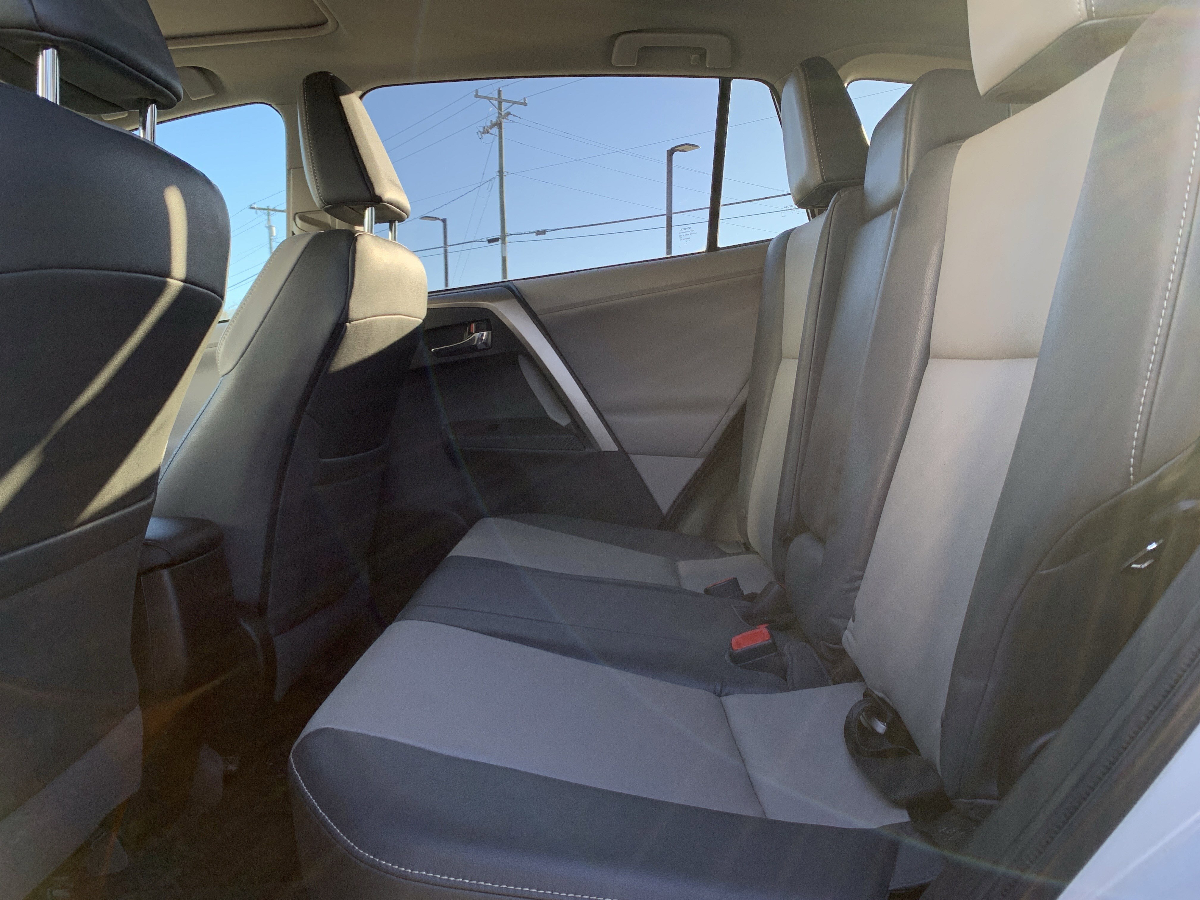 Used 2013 Toyota RAV4 Limited image 32