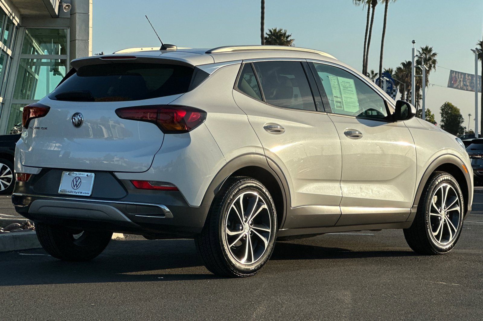 Used 2020 Buick Encore GX Essence image 4