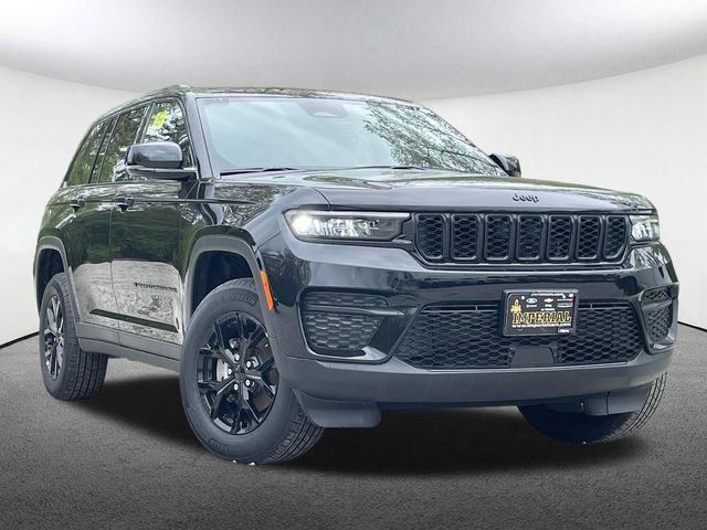 Used 2025 Jeep Grand Cherokee Altitude AWD/4WD image 2