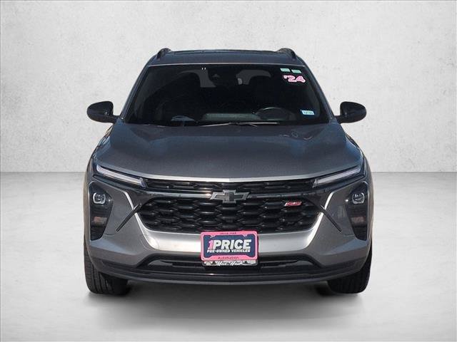 Used 2024 Chevrolet Trax RS w/ Sunroof Package FWD image 2