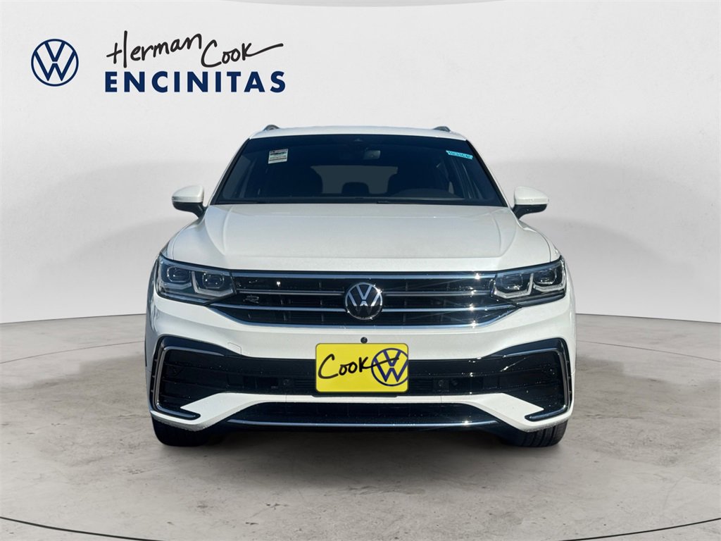 Used 2024 Volkswagen Tiguan SEL R-Line image 8