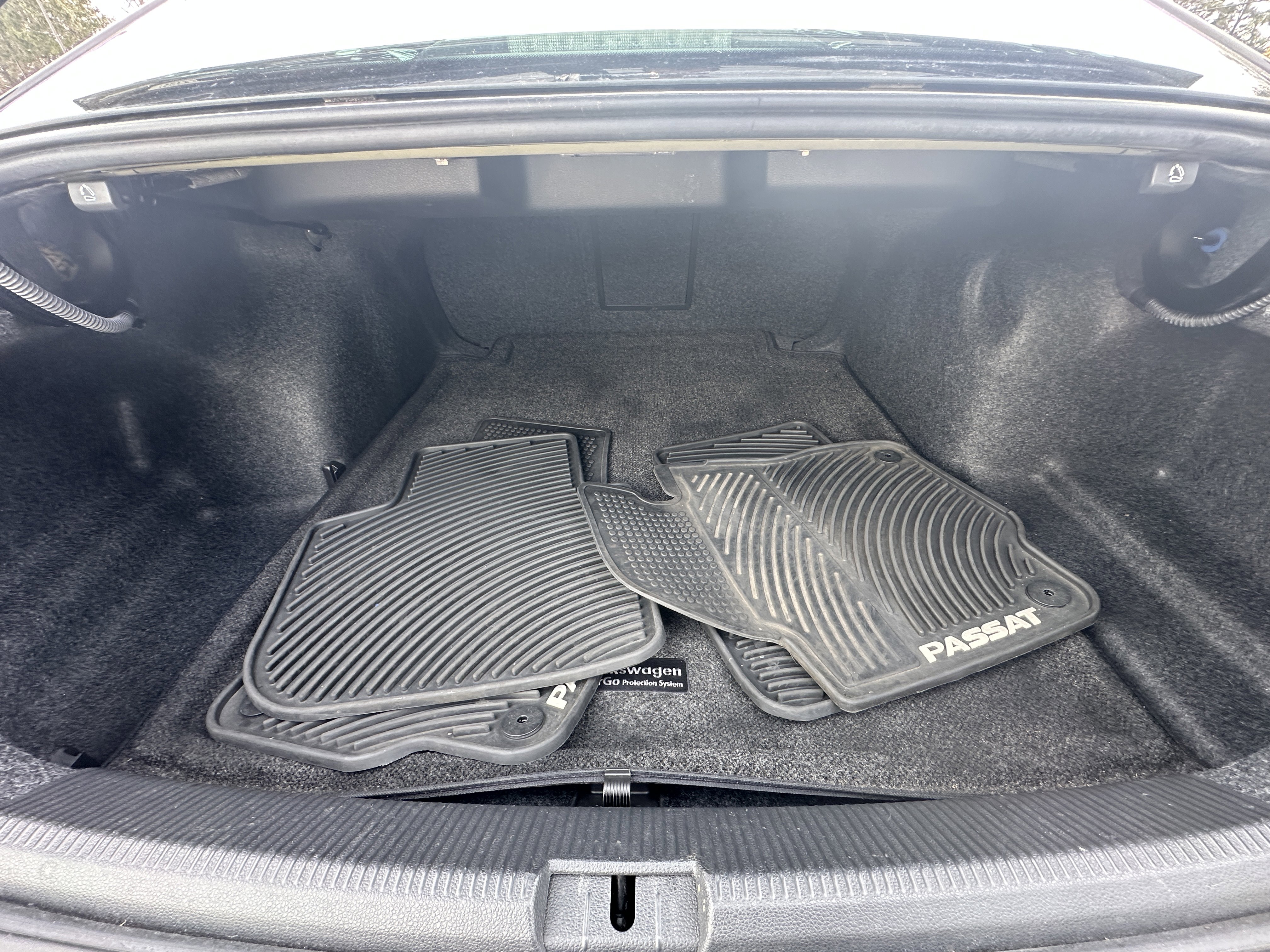 Used 2016 Volkswagen Passat 1.8T SEL Premium image 30
