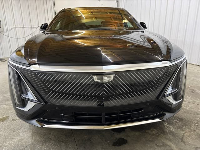 Used 2024 Cadillac Lyriq Tech w/ Driver Assist Package AWD/4WD image 2