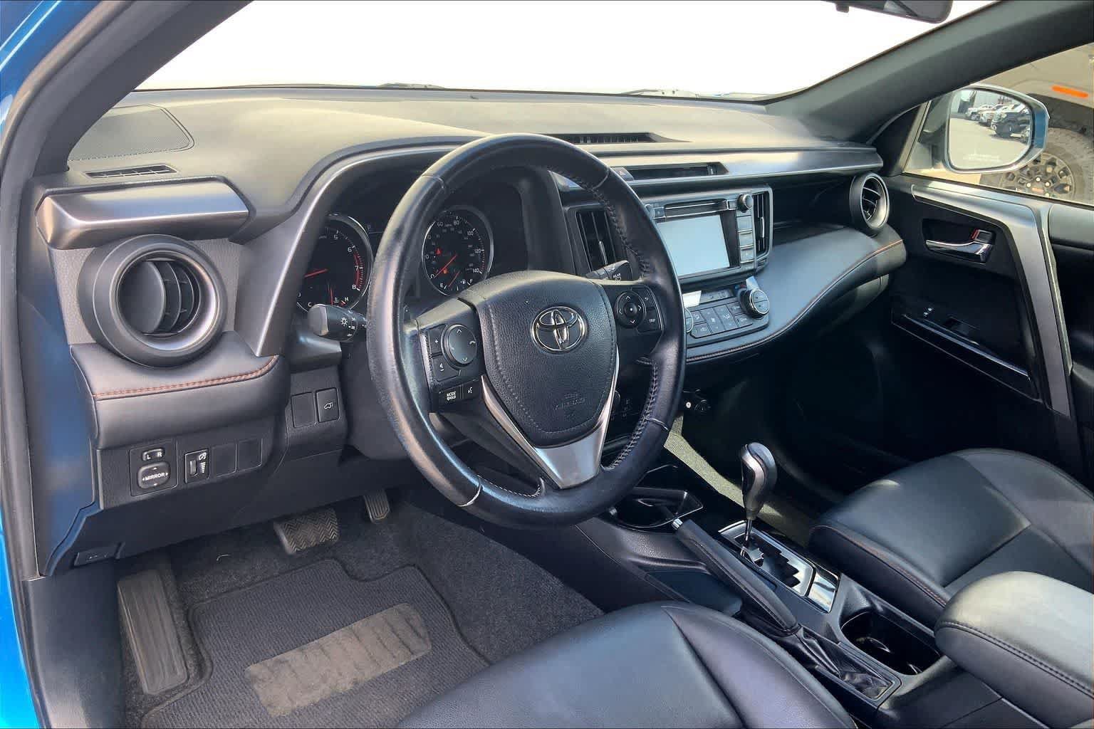 Used 2016 Toyota RAV4 SE FWD image 2