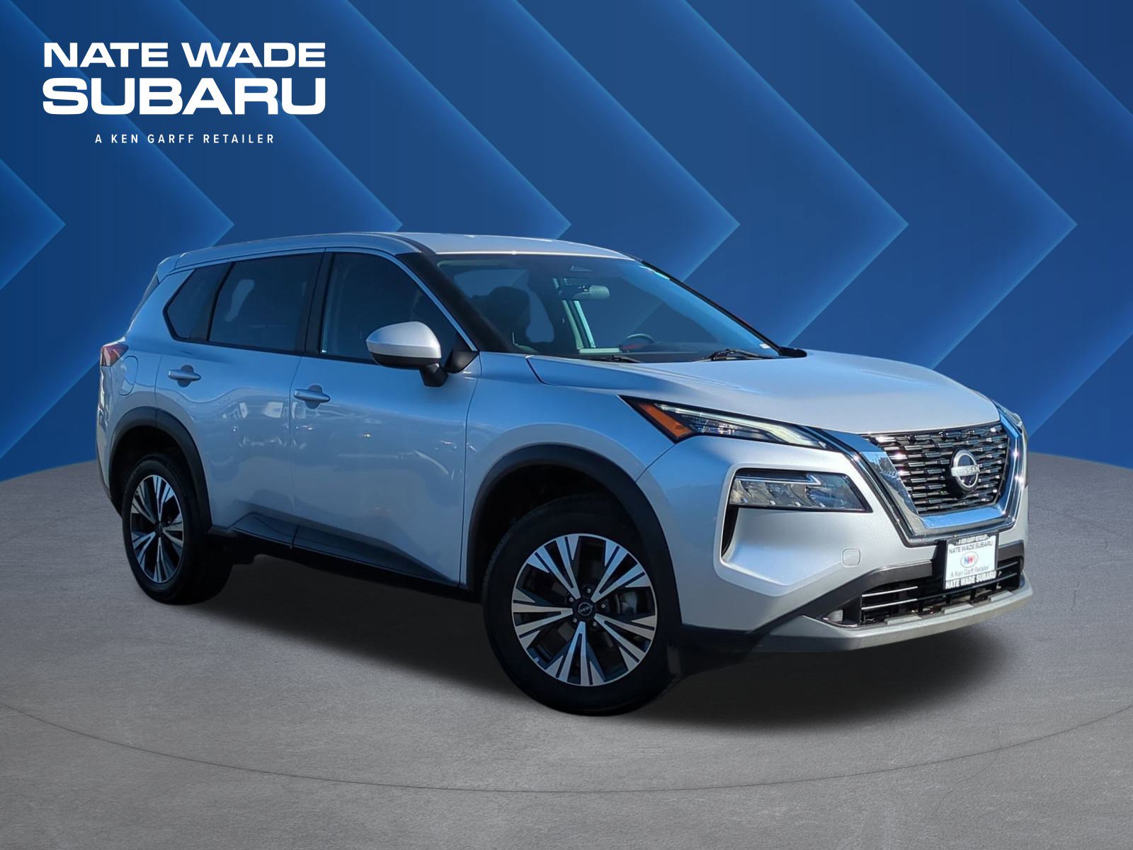 Used 2023 Nissan Rogue SV image 1