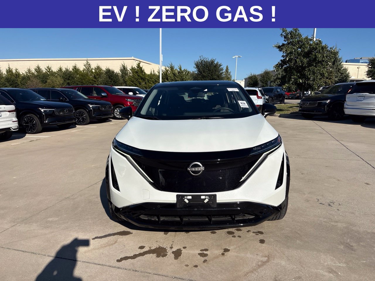Used 2024 Nissan Ariya AWD image 2