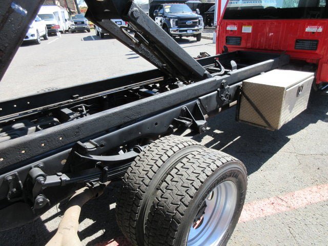 Used 2017 Ford F550 4x4 Regular Cab Super Duty image 34