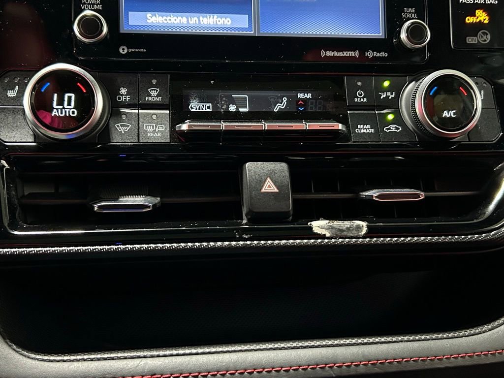 Used 2022 Toyota Highlander XSE image 10