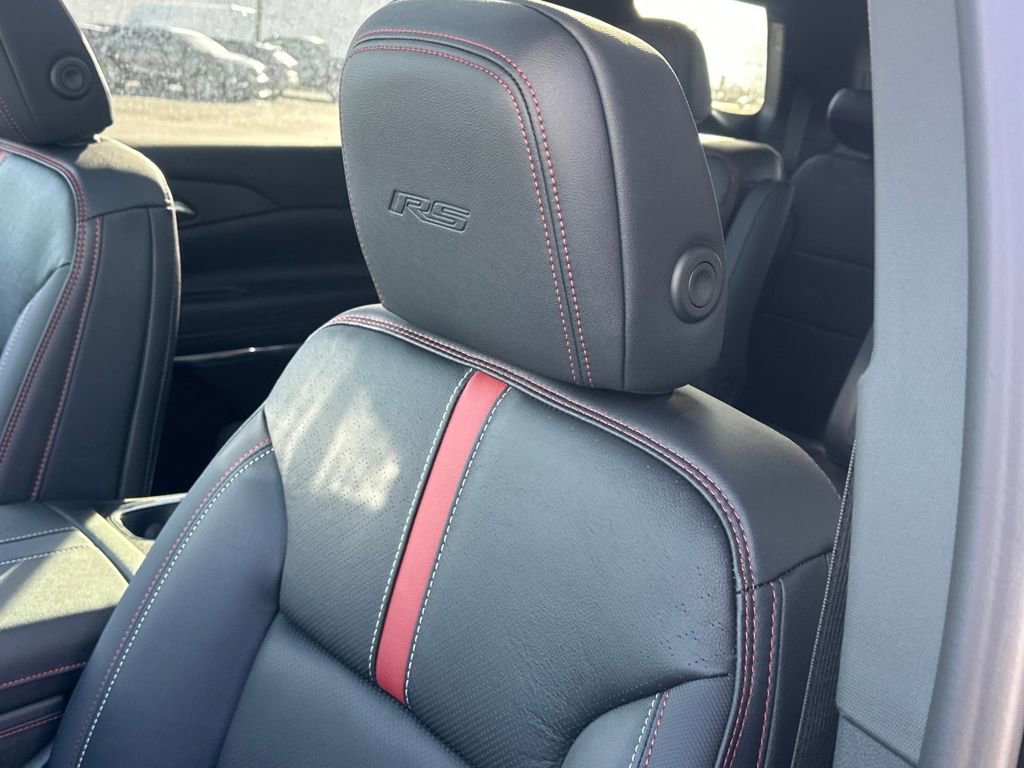 New 2026 Chevrolet Traverse RS image 8
