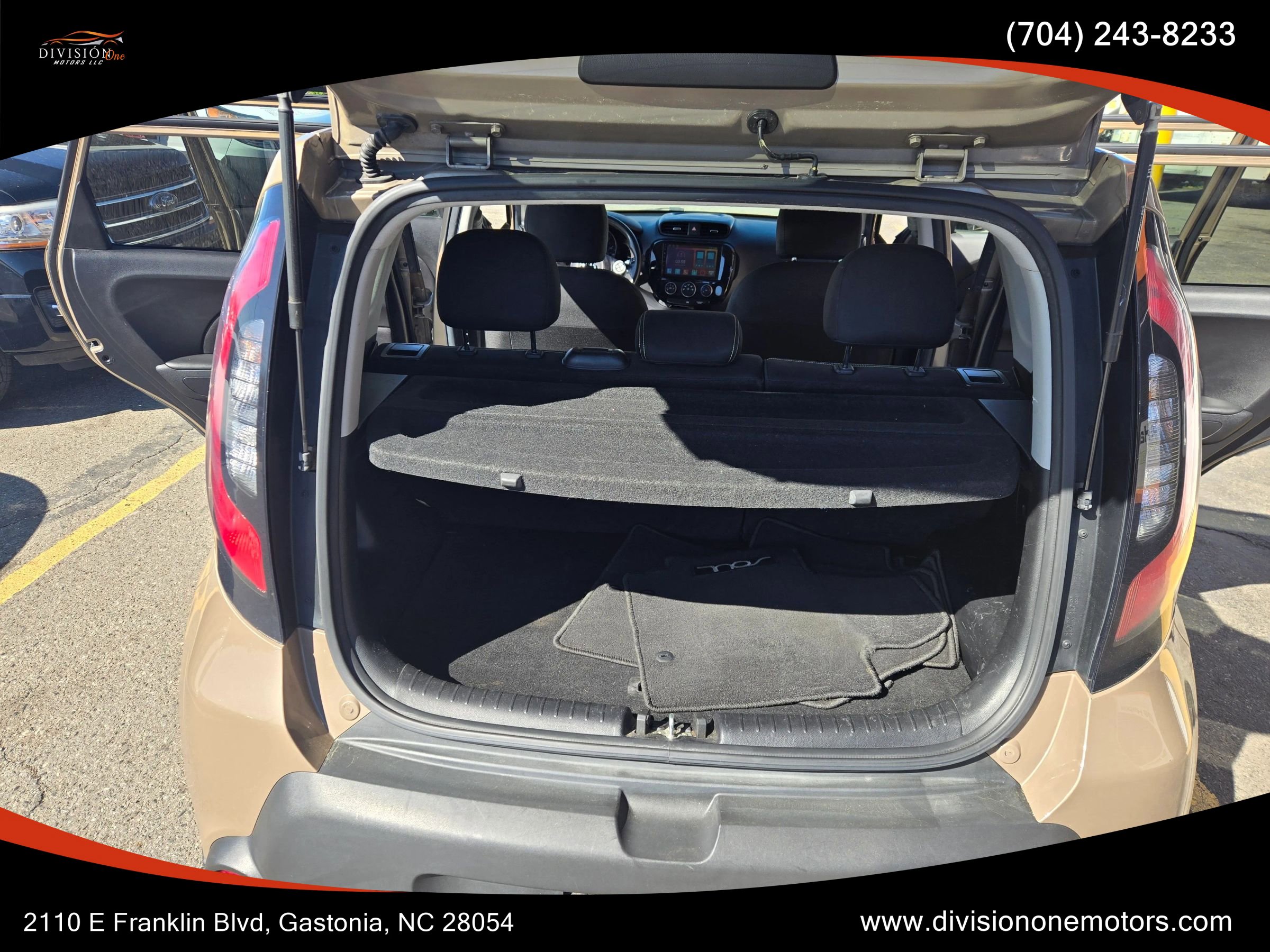 Used 2015 Kia Soul + image 10