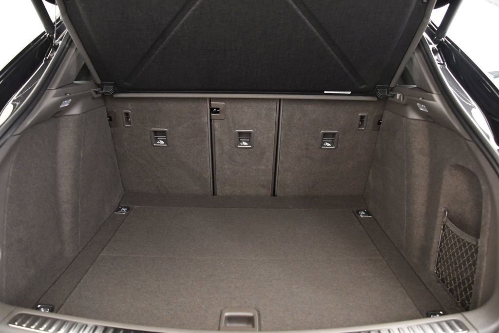 Used 2025 Porsche Macan image 53