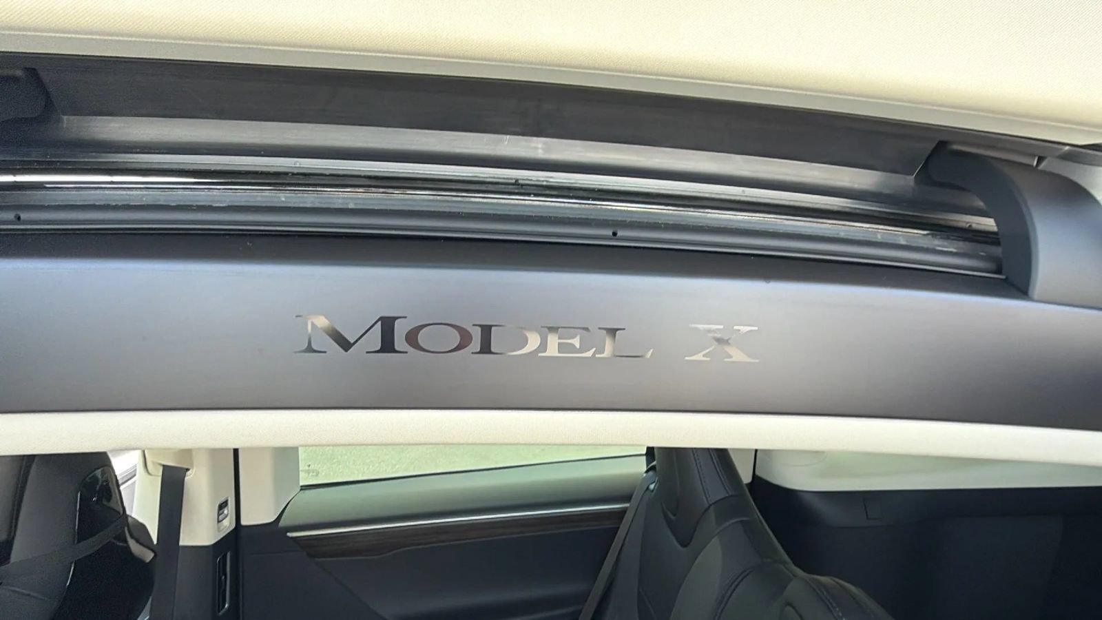 Used 2017 Tesla Model X 75D AWD/4WD image 28