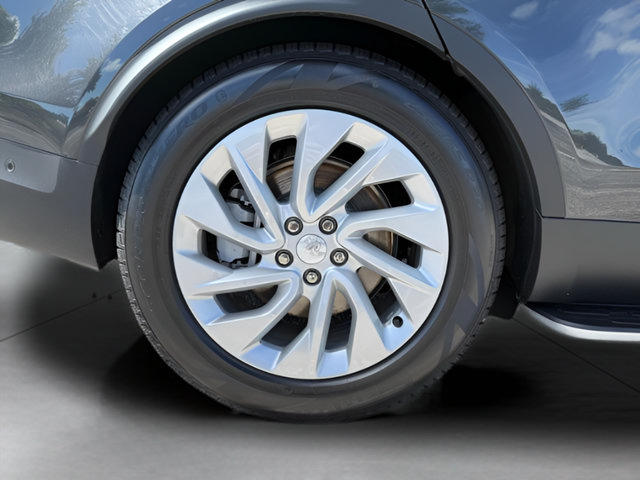 Certified 2025 Land Rover Discovery S AWD/4WD image 12