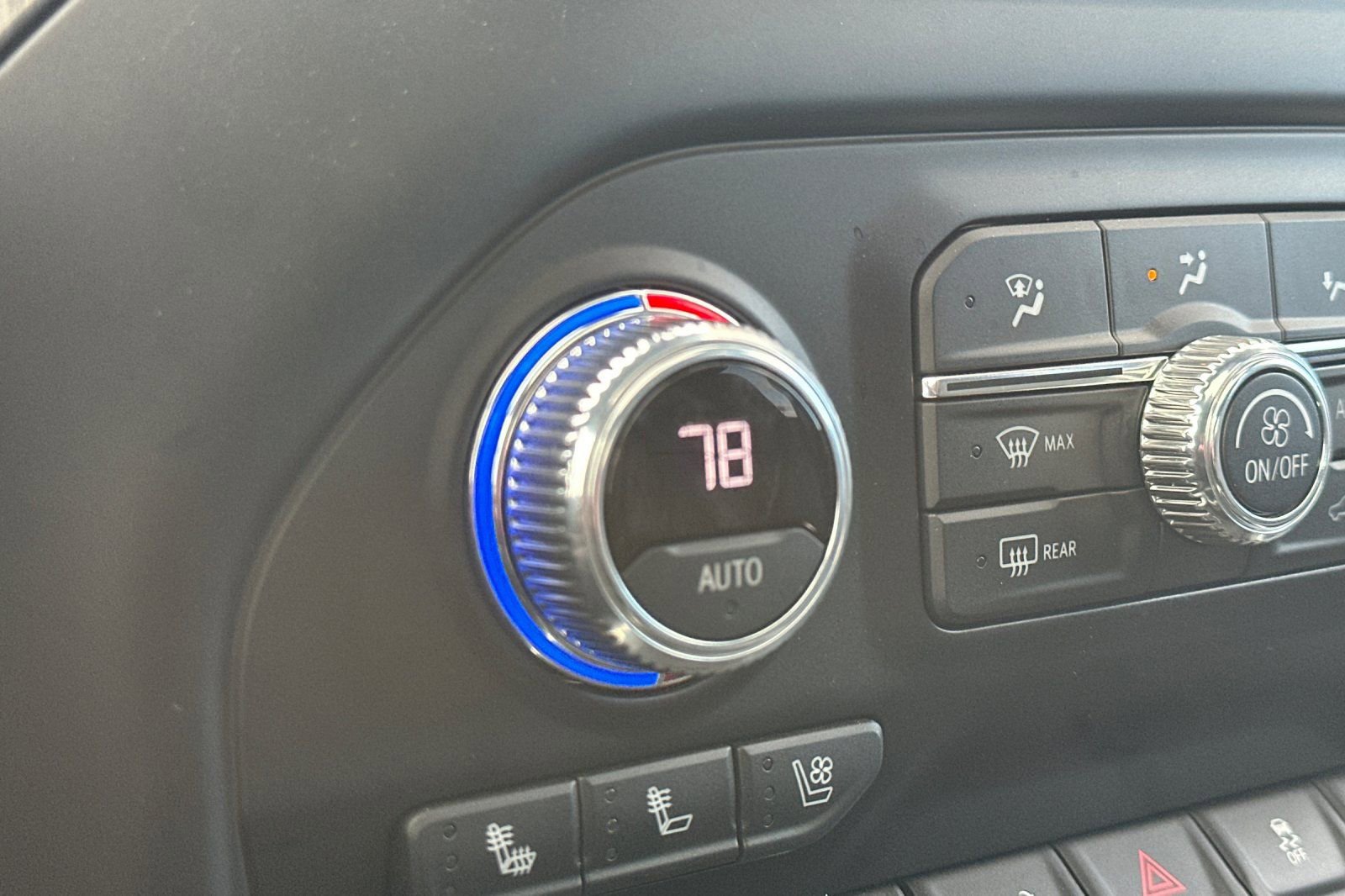 Used 2022 GMC Sierra 3500 Denali image 28