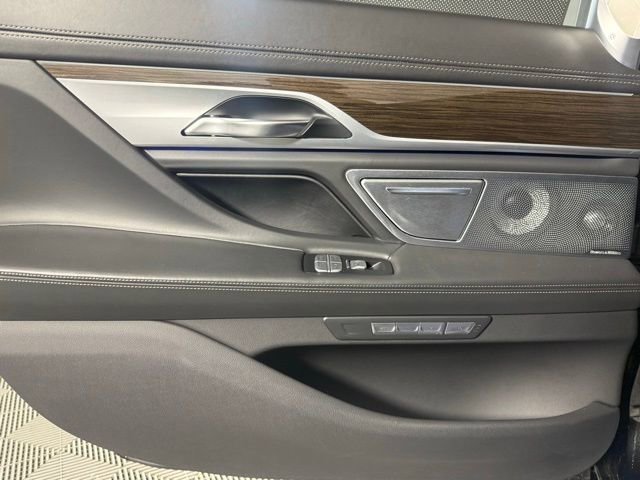 Used 2017 BMW ALPINA B7 xDrive image 21