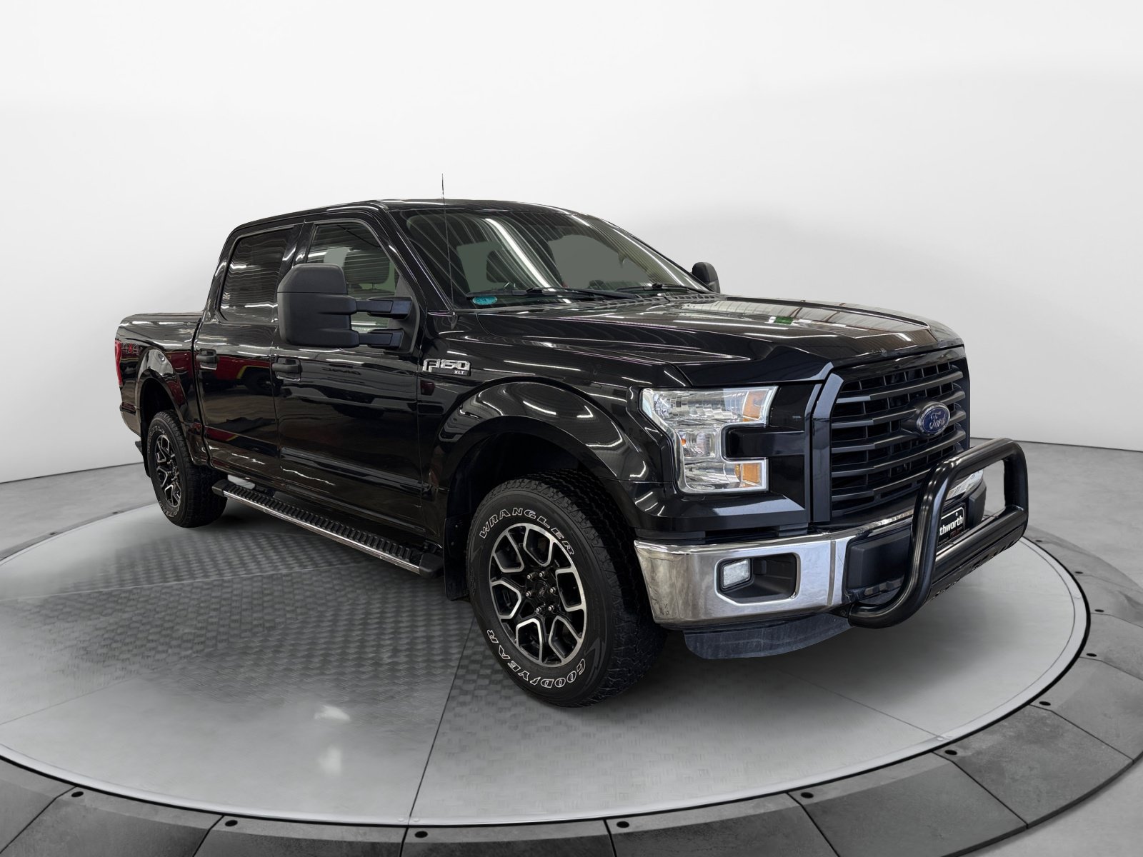 Used 2015 Ford F150 XLT AWD/4WD image 4