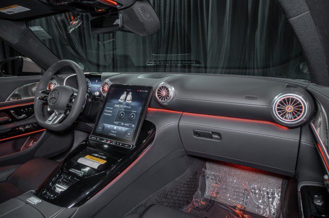 New 2026 Mercedes-Benz SL 63 AMG 4MATIC image 15