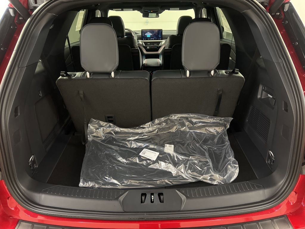 New 2026 Ford Explorer ST-Line w/ ST-Line Street Pack image 36