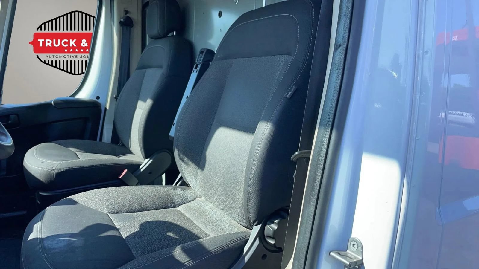 Used 2018 RAM ProMaster 1500 w/ Premium Appearance Group FWD image 21