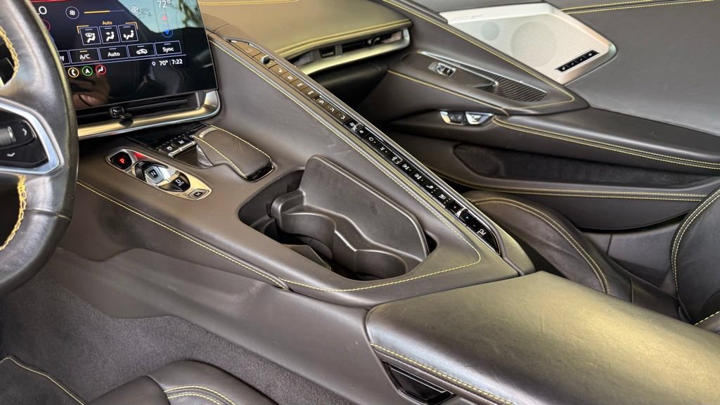Used 2021 Chevrolet Corvette Stingray Premium Conv w/ Z51 Performance Package RWD image 13