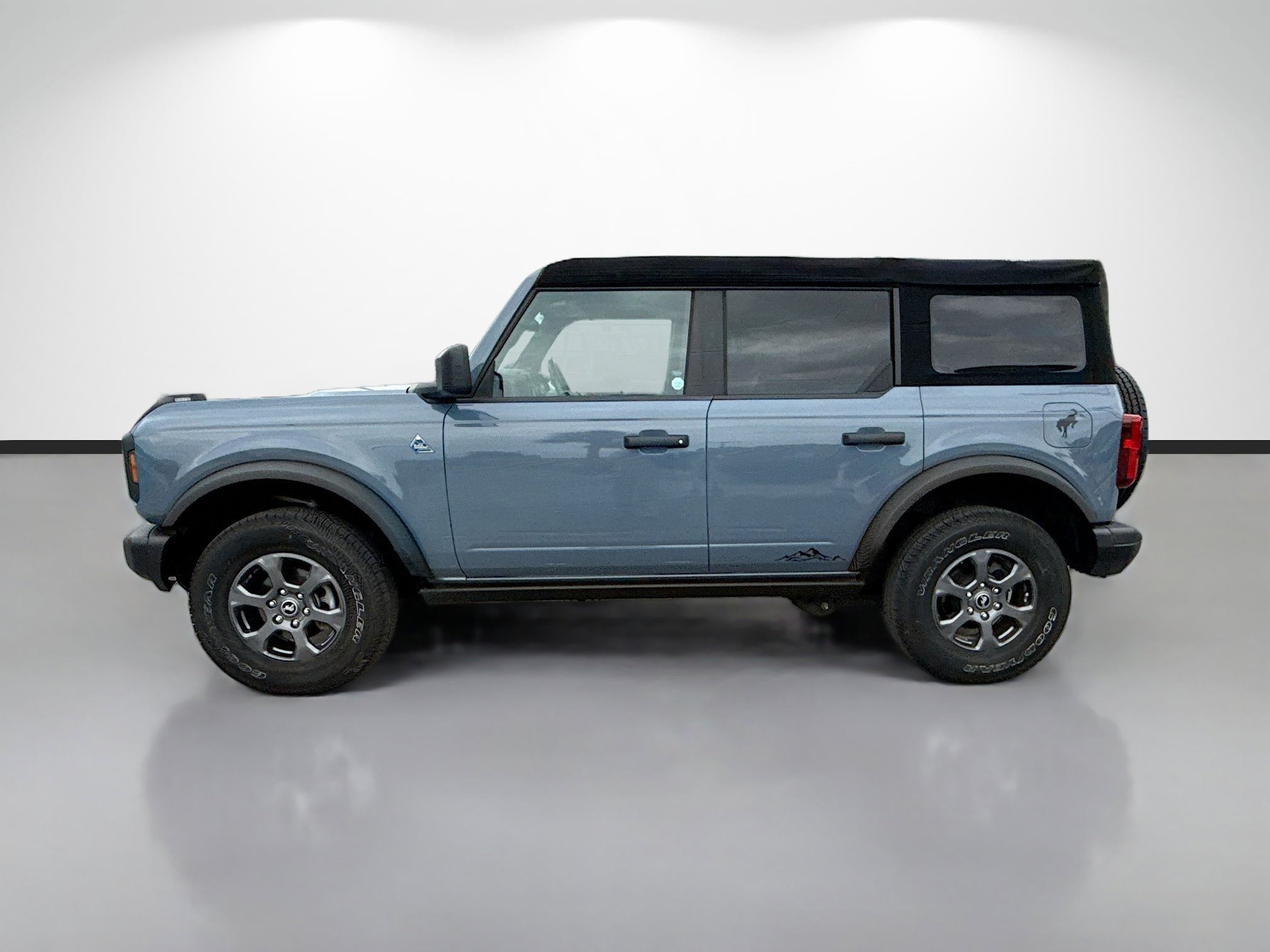 Used 2023 Ford Bronco Black Diamond AWD/4WD image 6