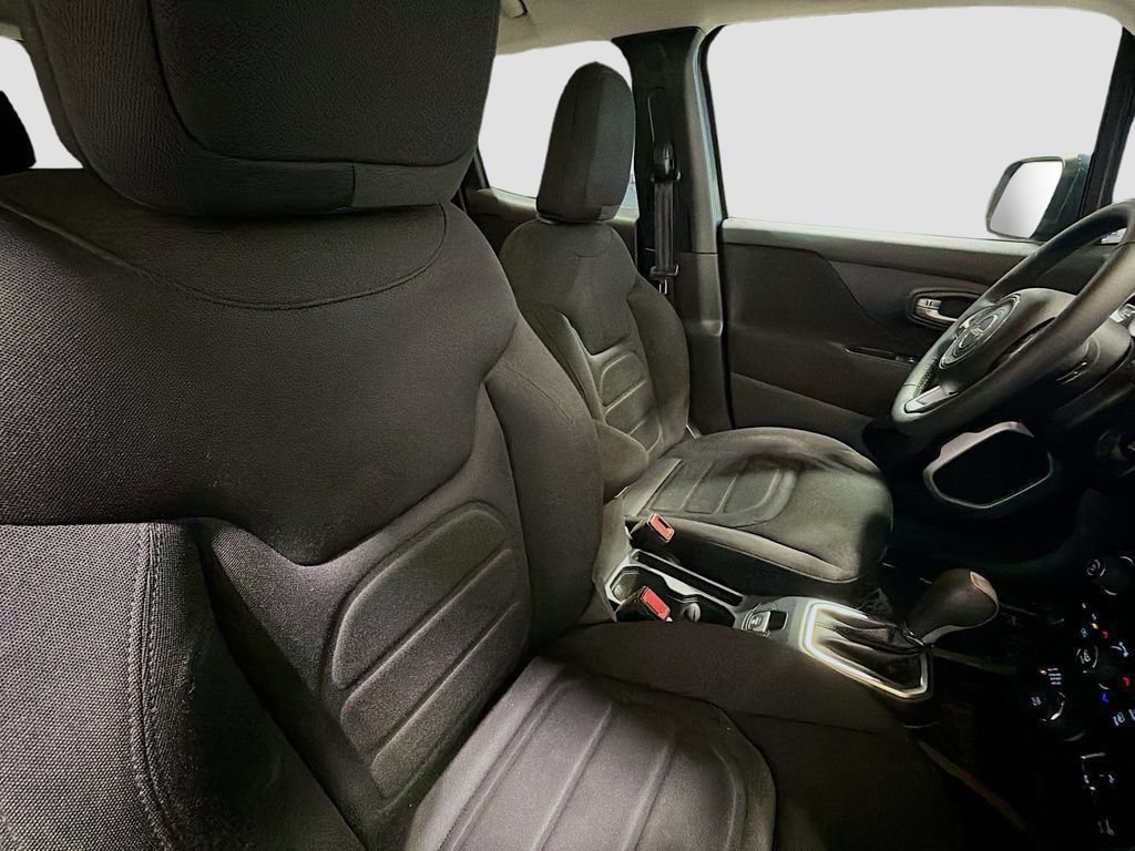 Used 2021 Jeep Renegade Latitude AWD/4WD image 36