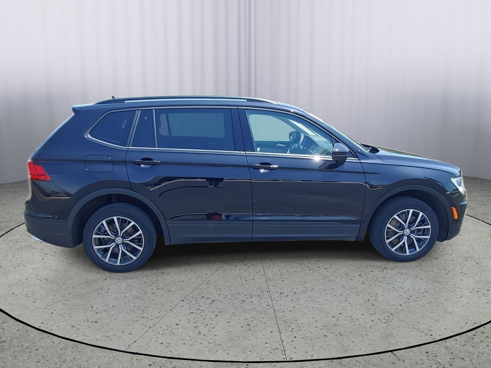 Used 2021 Volkswagen Tiguan S FWD image 5