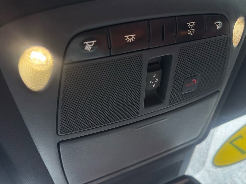 Used 2017 INFINITI Q60 Red Sport 400 image 35