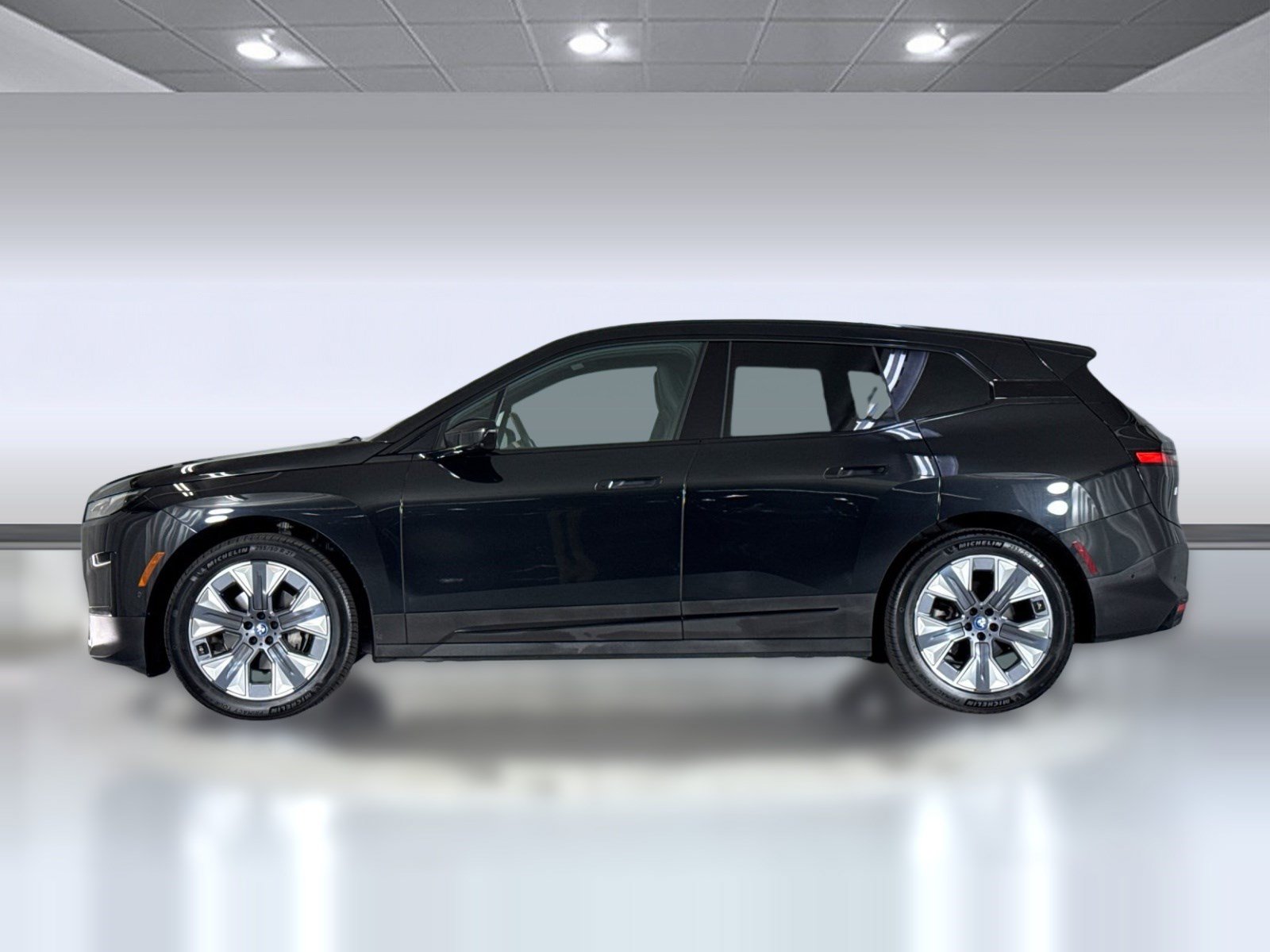 Certified 2024 BMW iX xDrive50 w/ Convenience Package AWD/4WD image 2
