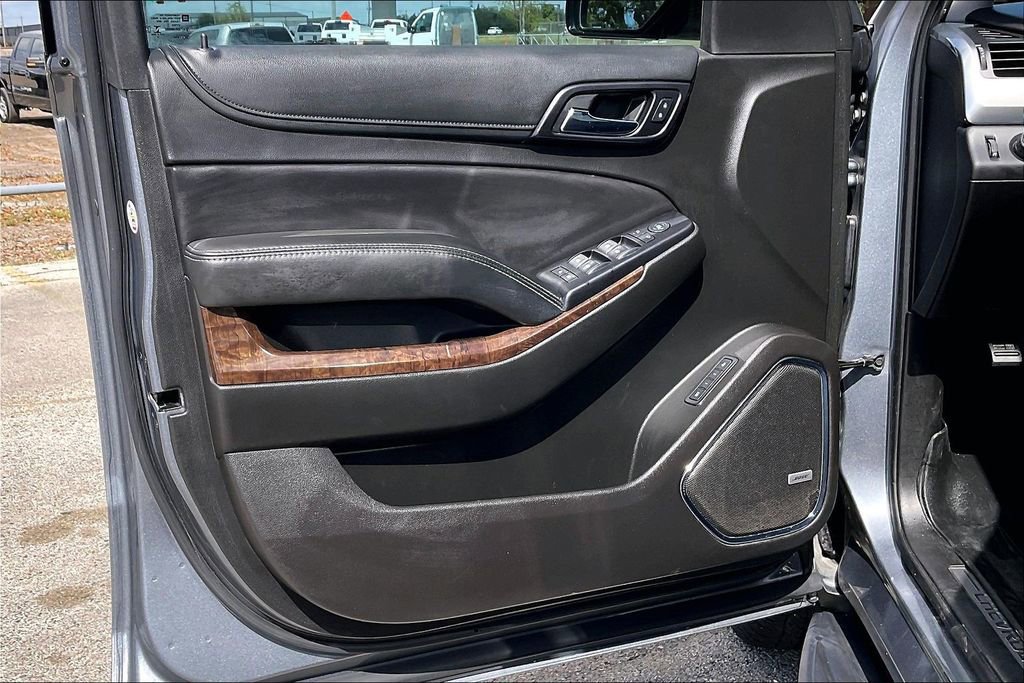 Used 2018 Chevrolet Suburban LT RWD image 17