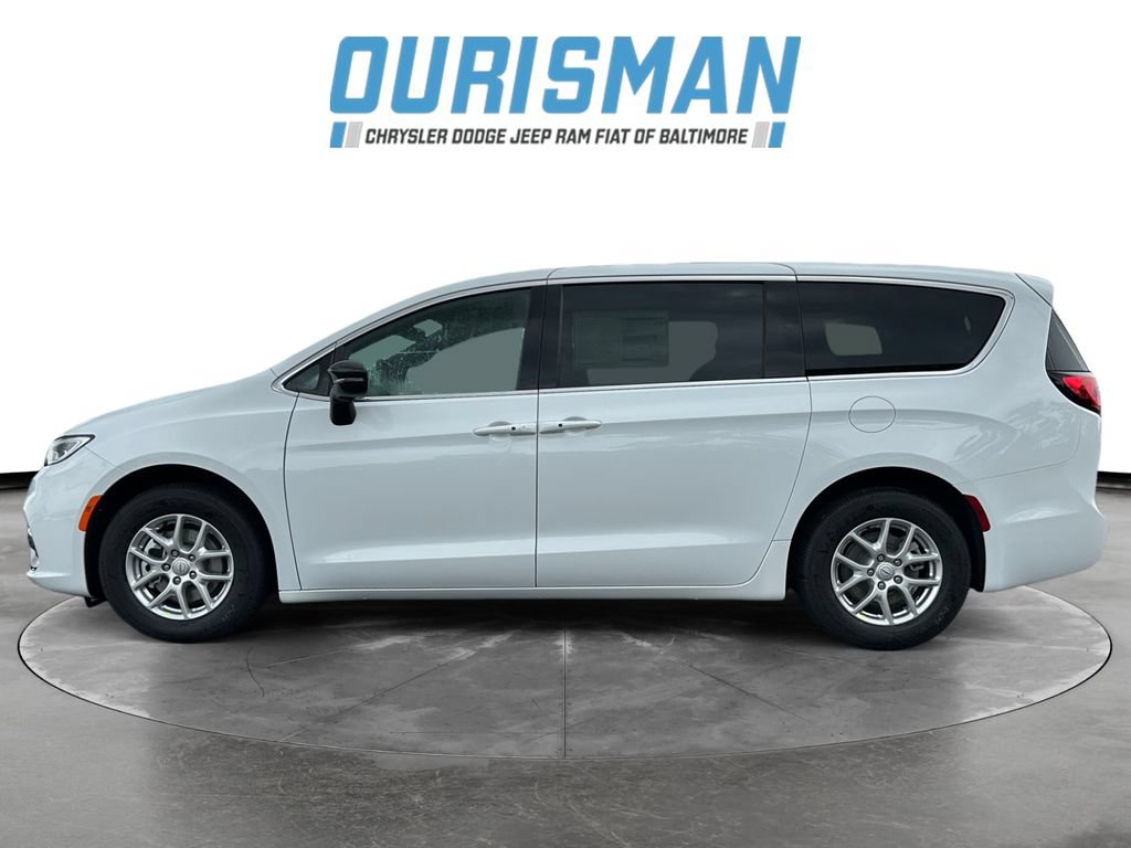 New 2025 Chrysler Pacifica Select FWD image 3