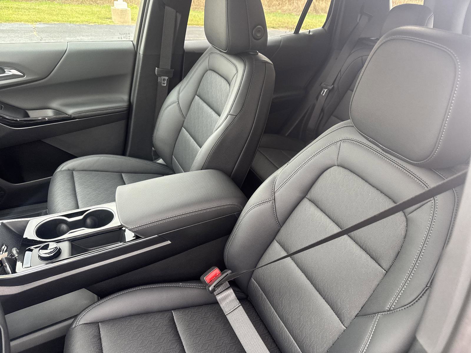 New 2026 Chevrolet Equinox LT w/ Convenience Package II image 11